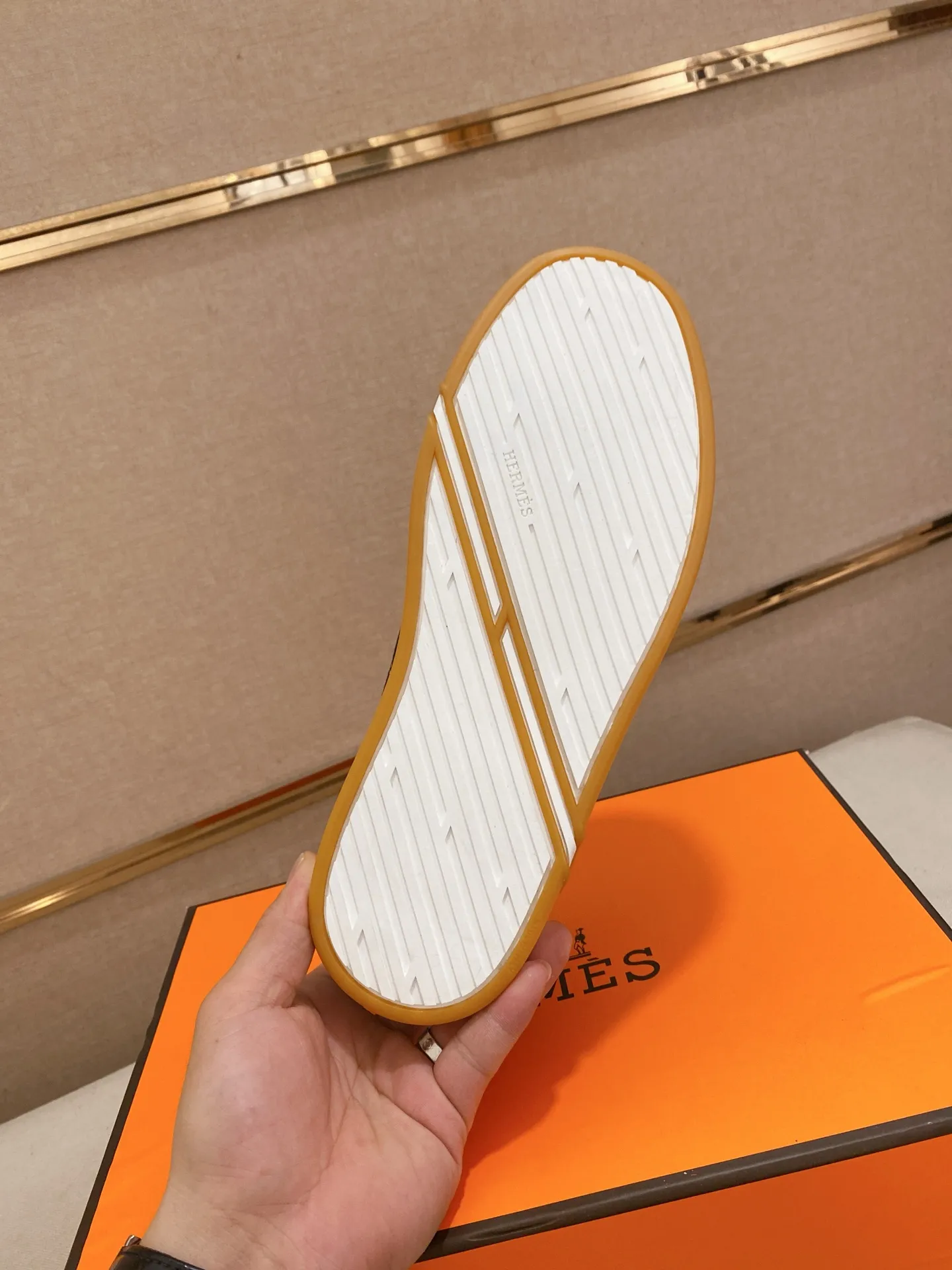 Men's clothing and shoes💰: 442💰《HERMES》【Classic original single version】Hermès; top 🔝purchase agent🔍🔍men's latest 🇺🇸 counter sales simultaneously, imported from Italy original ▲▲cowhide ▲▲ (high-end, nobility, class) ) Exquisite workmanship (Italian 🇮🇹 imported water-dyed 🐂 cowhide lining) sole: original sole provided by the original factory, ⚠️exclusive double-layer activity·TPR·rubber·combined molded outsole; super comfortable·wear-resistant·non-slip·environmental protection The real thing is more beautiful if you take the real thing (high quality, follow the order). You can enter and exit the counter at will * Number of yards: 38-44 (45 can be customized and cannot be returned or exchanged)